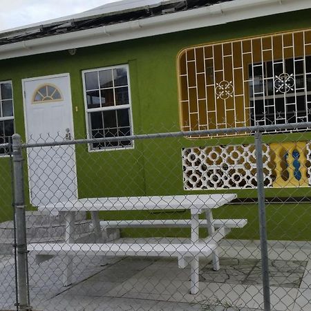 Spacious Colonial بريدج تاون المظهر الخارجي الصورة