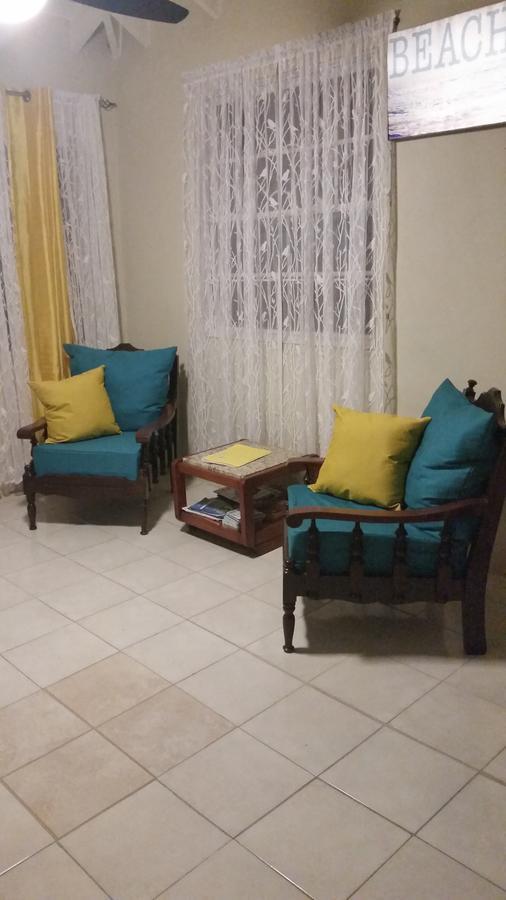 Spacious Colonial بريدج تاون المظهر الخارجي الصورة