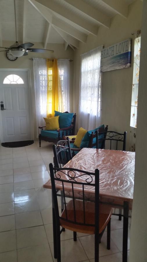 Spacious Colonial بريدج تاون المظهر الخارجي الصورة
