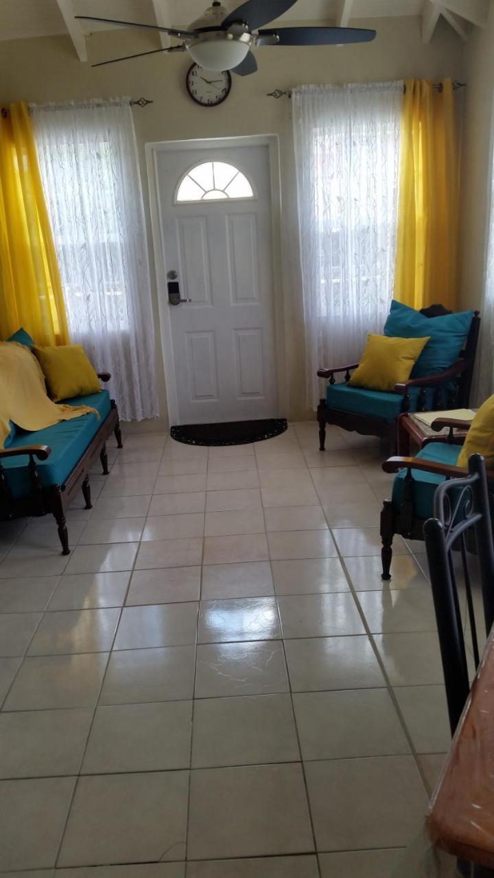 Spacious Colonial بريدج تاون المظهر الخارجي الصورة
